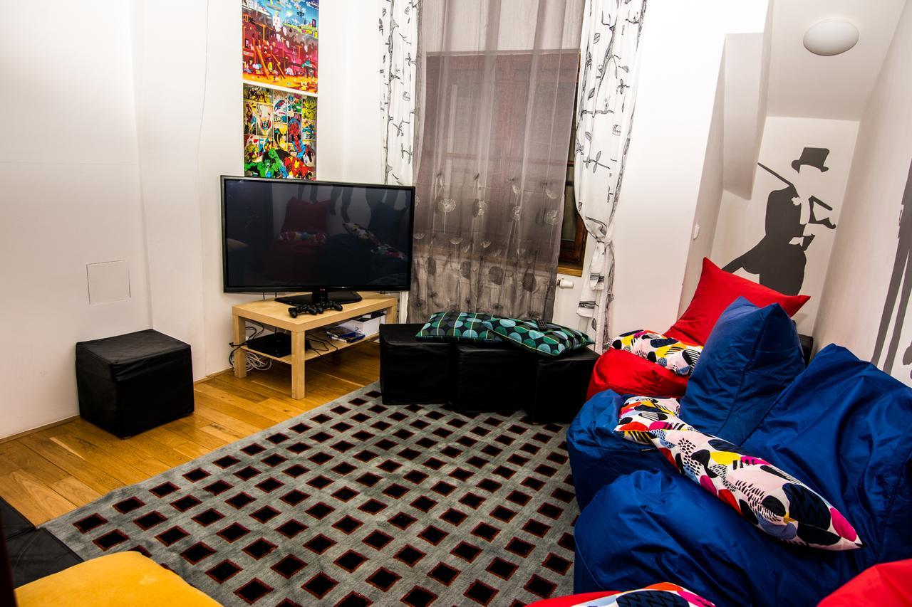 Onefam Miru Hostel ปราก ภายนอก รูปภาพ