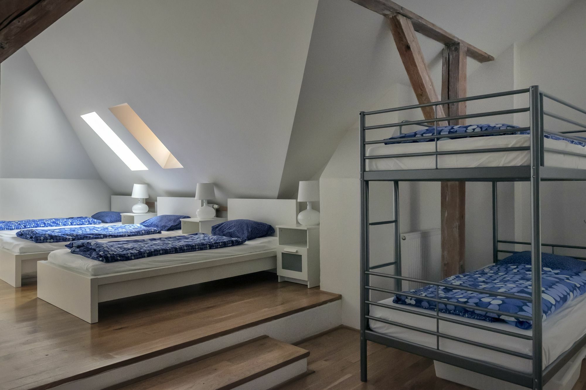 Onefam Miru Hostel ปราก ภายนอก รูปภาพ