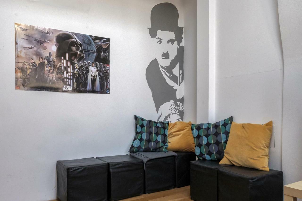 Onefam Miru Hostel ปราก ภายนอก รูปภาพ